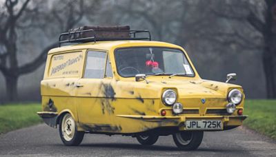 Del Boy's iconic three-wheeled 'grubby' yellow van sells at auction for £26k