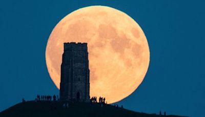 What Time Is Tonight’s Super Harvest Moon Eclipse?