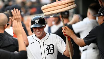 Tigers' Carpenter returns with two homers in 15-1 romp over Mariners