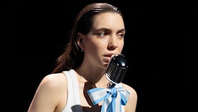 Maia Novi llegó al off Broadway con su obra de “humor argentino” sobre cómo es estudiar en Yale siendo extranjera