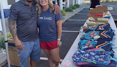 Love Lodi looks for a lift in backpack drive