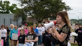 'Time to get in people's faces': Hundreds rally to support abortion rights in Evansville