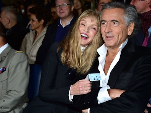 “Toutes les nuits possibles” : Arielle Dombasle s'emballe en parlant de son mari BHL