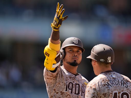 Padres rally for 4 runs in the 6th inning to beat Yankees 5-2 and avoid another home sweep