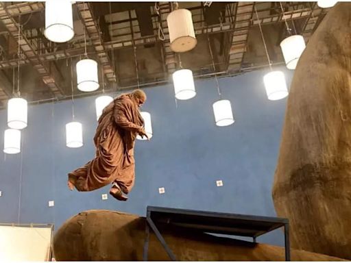 'Kalki 2898 AD': Amitabh Bachchan shares new BTS photo from the sets | Hindi Movie News - Times of India