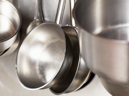 14 Signs That It's Time To Stop Using Your Cookware