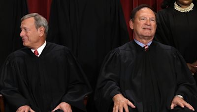 Chief Justice dismisses Democratic senators’ request for meeting on Alito flag flap