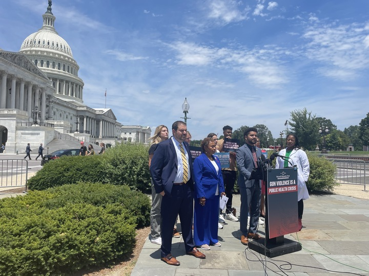 U.S. House Democrats push for federal gun reform following surgeon general advisory