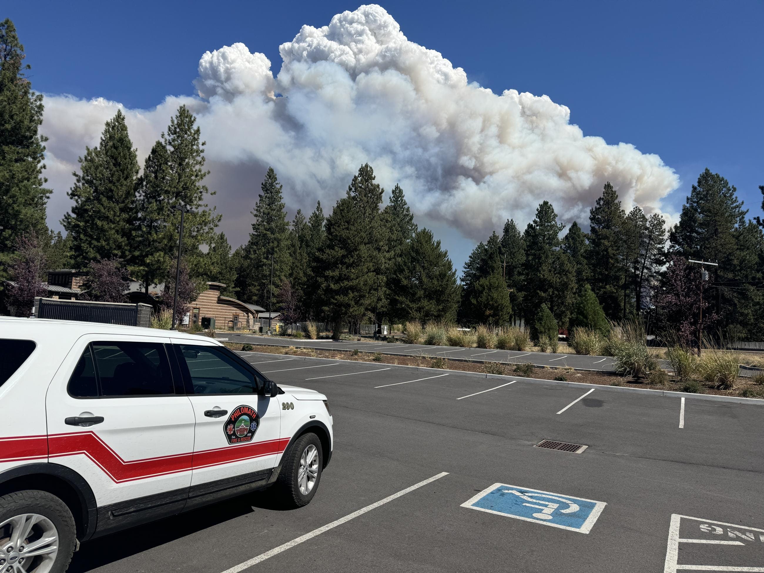 Oregon wildfires roar back: Copperfield, Central Oregon blazes bring evacuations