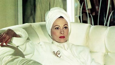 How ‘Mommie Dearest’ Transformed Faye Dunaway Into Joan Crawford