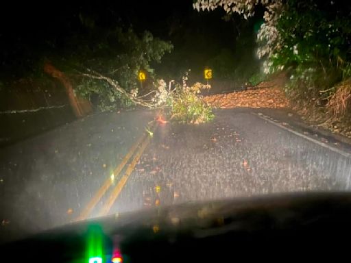 苗栗大雷雨狂炸！苗130、43線傳土石流災情 道路阻塞畫面曝