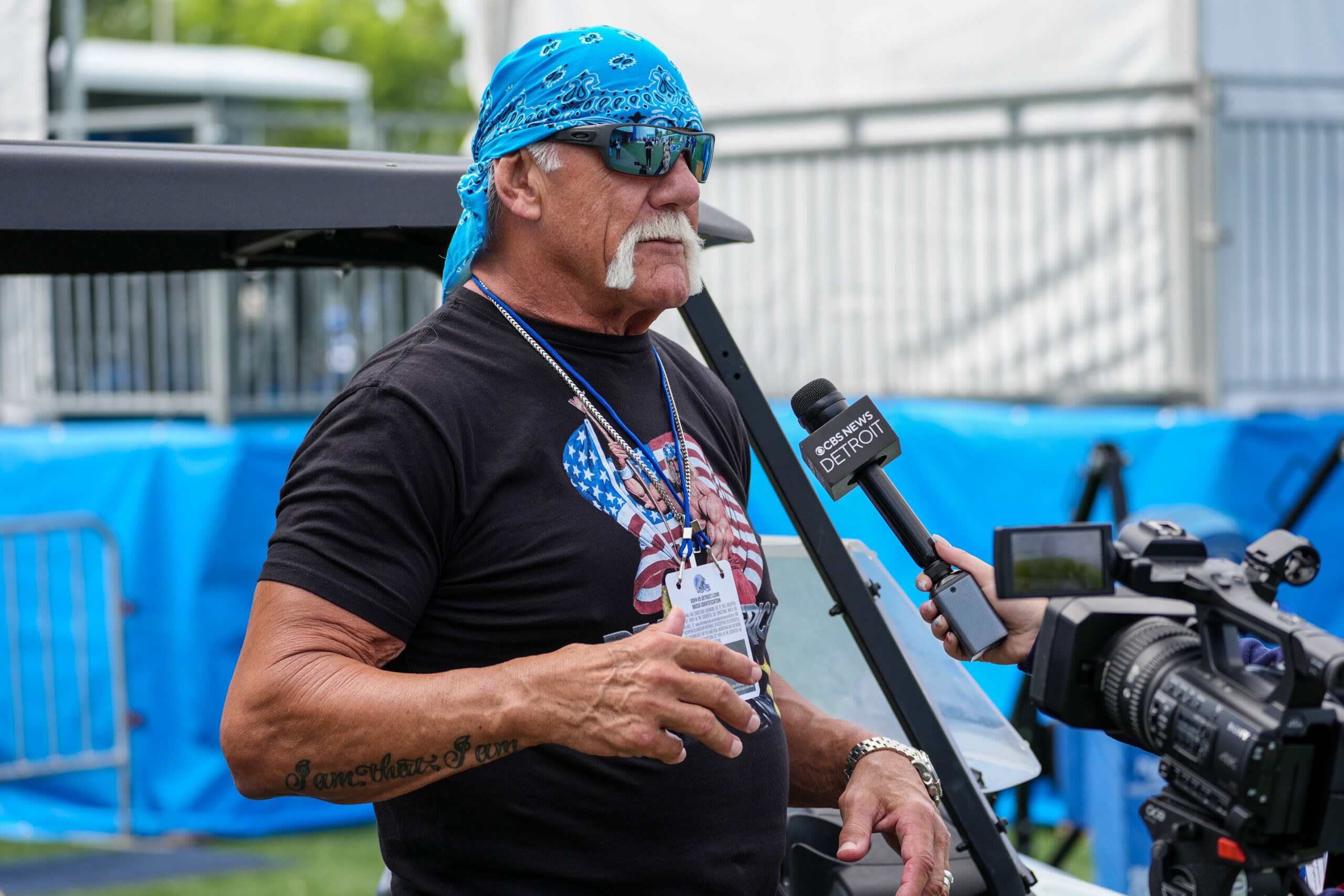 Hulk Hogan cuts promo for Lions, ‘CampbellMania’