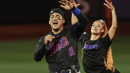 WATCH: Jose Iglesias performs ‘OMG’ after Mets win in front of Citi Field crowd
