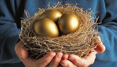 How to save for retirement: Investment tips for moderate risk takers