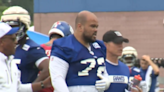 Giants OL Jermaine Eluemunor leaves Wednesday's practice with apparent injury