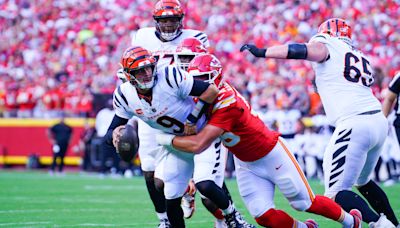 Chiefs rally to stun Bengals with late pass interference call, send Cincinnati to 0-2 whole