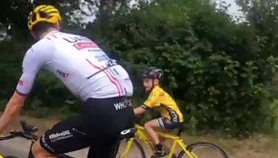 El detallazo de Pogačar con este joven aficionado que emociona al ciclismo