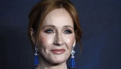 JK Rowling volta a atacar direitos trans: "misógino, regressivo, perigoso"