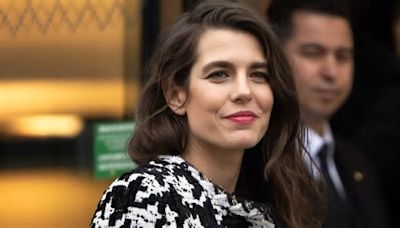 Charlotte Casiraghi sempre più innamorata nelle foto con il nuovo fidanzato a Parigi