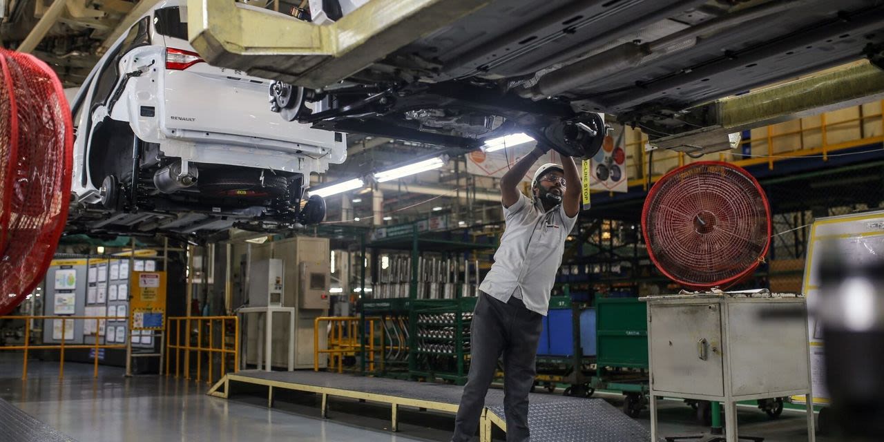 India’s Buzzing Economy, Reform Efforts Earn Upgraded Outlook From S&P