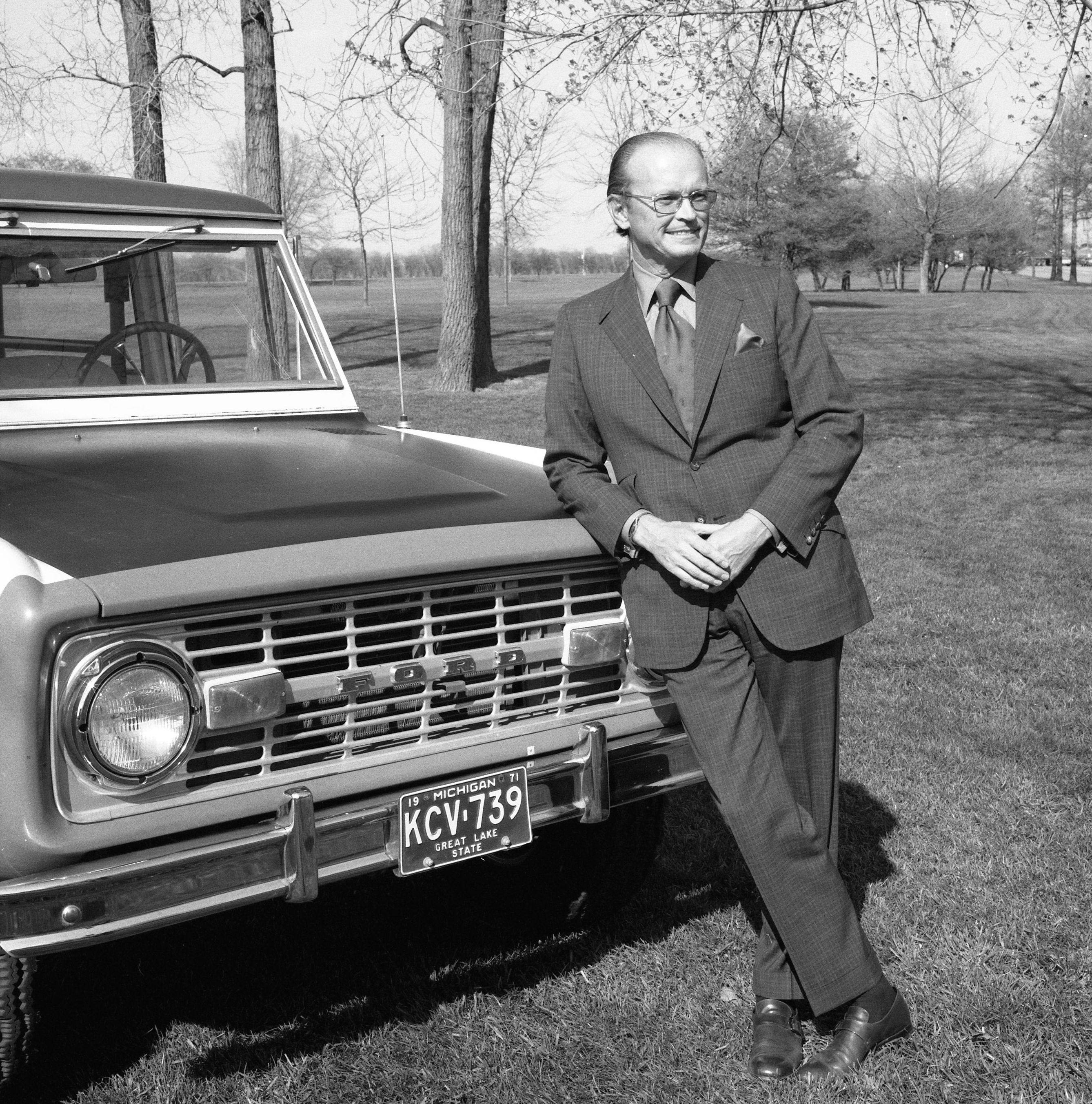 Former Ford CEO Don Petersen, who spent 41 years with automaker, dies at 97