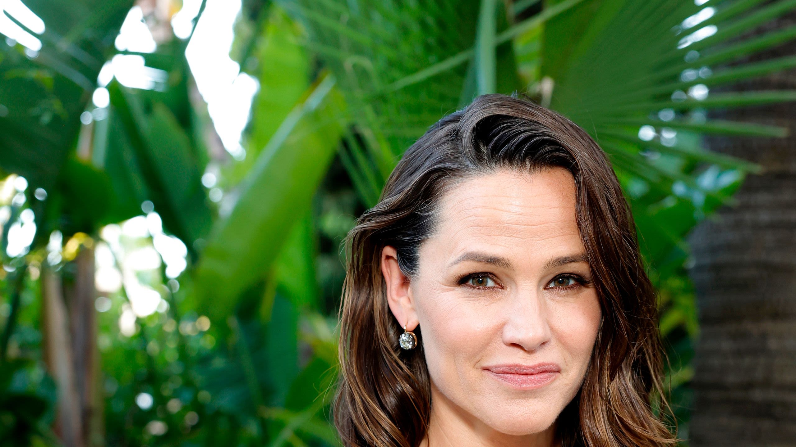 Jennifer Garner's Favorite SPF Serum Is Only $14 Right Now