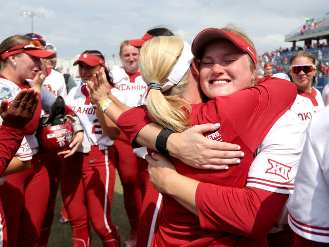 Kelly Maxwell rebounds, delivers gutsy performance in OU's win over Florida