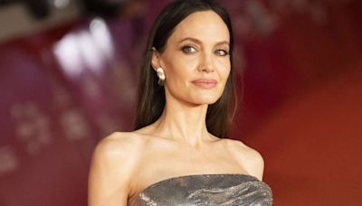Angelina Jolie pede gravações que provariam agressões de Brad Pitt em voo; entenda