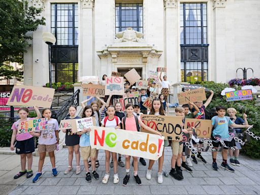 Tufnell Park children protest against plans for Ocado depot next to their school