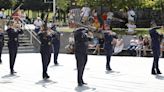 En imágenes: Así fue la exhibición de la Patrulla de Honores en la plaza 3 de abril, en Gijón