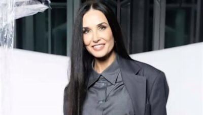 A 61 anni, Demi Moore condivide immagini delle vacanze in famiglia e incanta i suoi follower