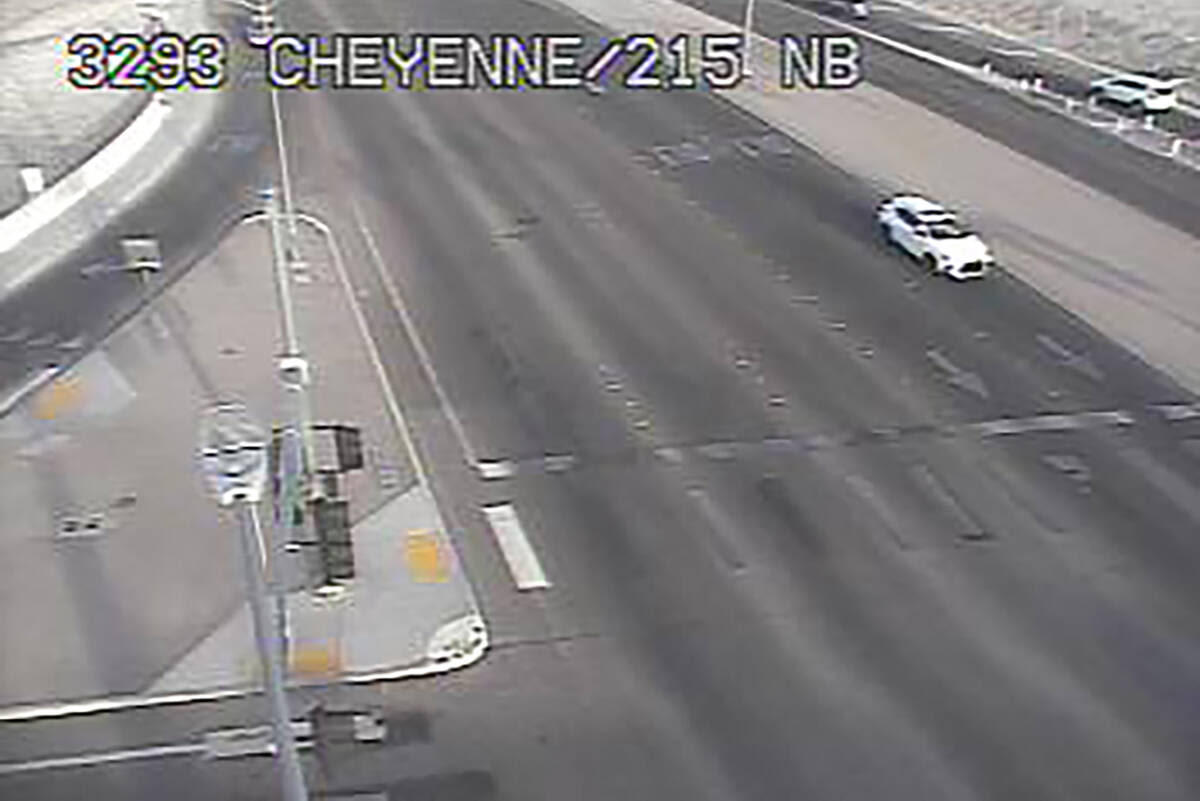 2 Las Vegas officers suffer minor injuries in northwest valley crash