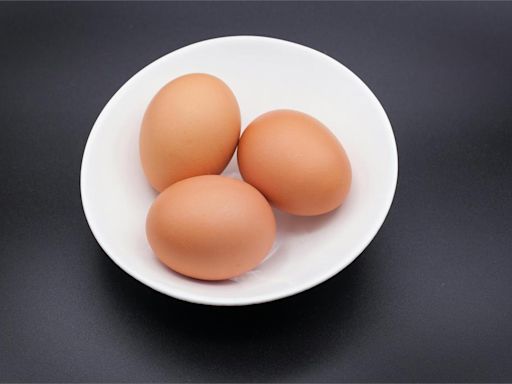雞蛋要用水清洗？毒理專家解答「3情況」恐細菌感染！