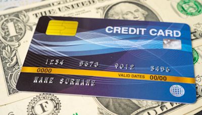 4 dangers of not paying off your credit card debt