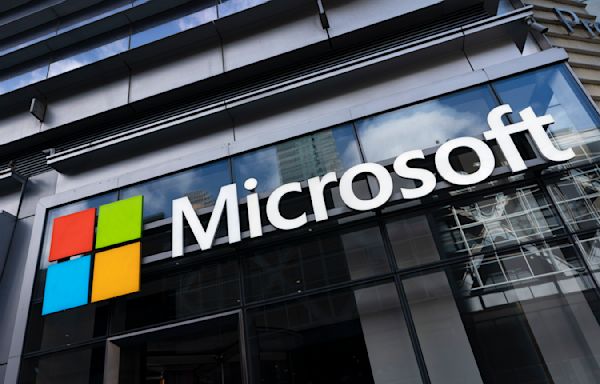 Microsoft users worldwide report widespread outages affecting banks, airlines and broadcasters