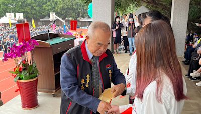 致用高中61歲生日快樂 慶賀薪傳深根教育