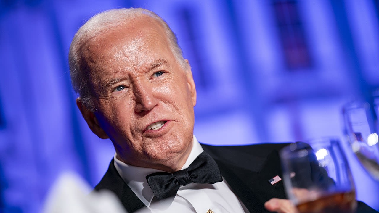 Anti-Israel agitators join pro-Israel counterprotesters in embarrassing moment for Biden