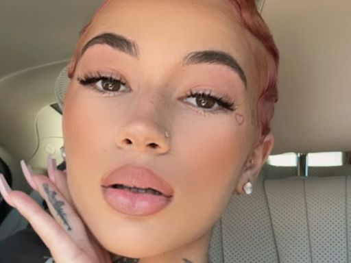 Bhad Bhabie seen 'smooching' baby daddy Le Vaughn after allegations