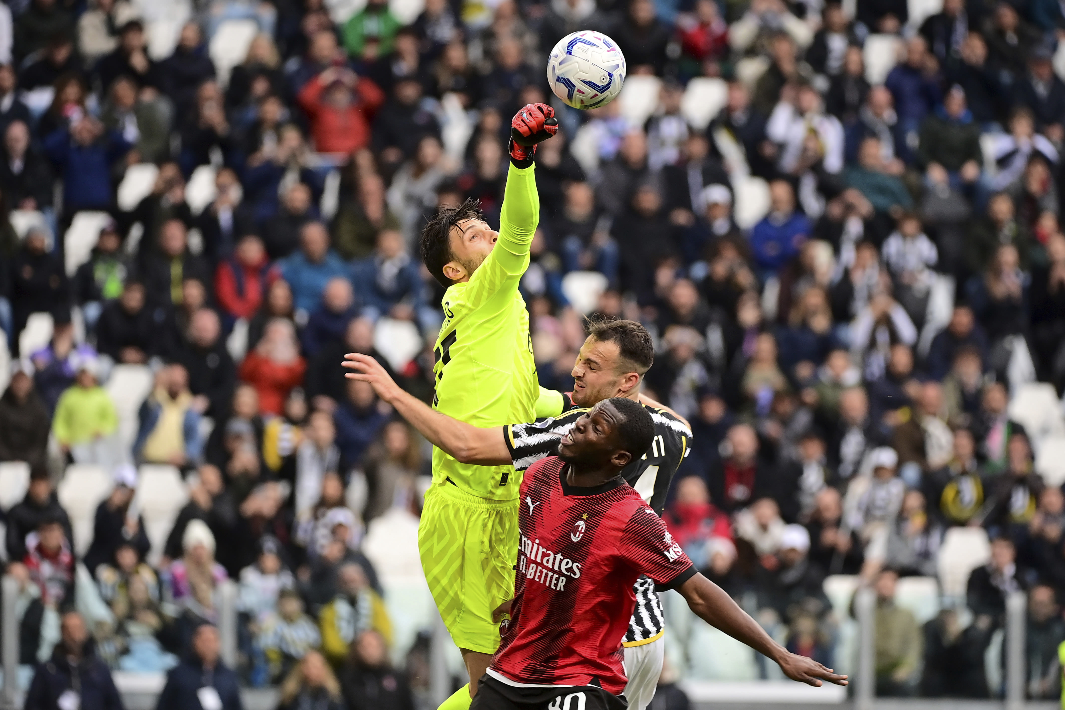 Miserable runs continue for Juventus and injury-hit Milan in 0-0 draw in Serie A