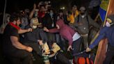 Polícia da Califórnia atua para acabar com acampamentos pró-Palestina em universidade
