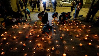 El crudo testimonio de la madre de un carabinero asesinado en una zona mapuche de Chile: “Estoy dolida, muy desgarrada, no se lo merecían”