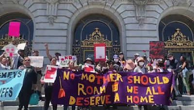 Madres en San Francisco exigen el fin a los recortes de los programas de vivienda durante protesta