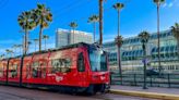 Hombre es golpeado en trolley de San Diego ¡Asegura no volverá a subirse!