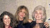 Carly Simon mourns sisters Joanna and Lucy, who died of cancer a day apart