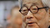 Fallece el Nobel de Literatura japonés Kenzaburo Oe
