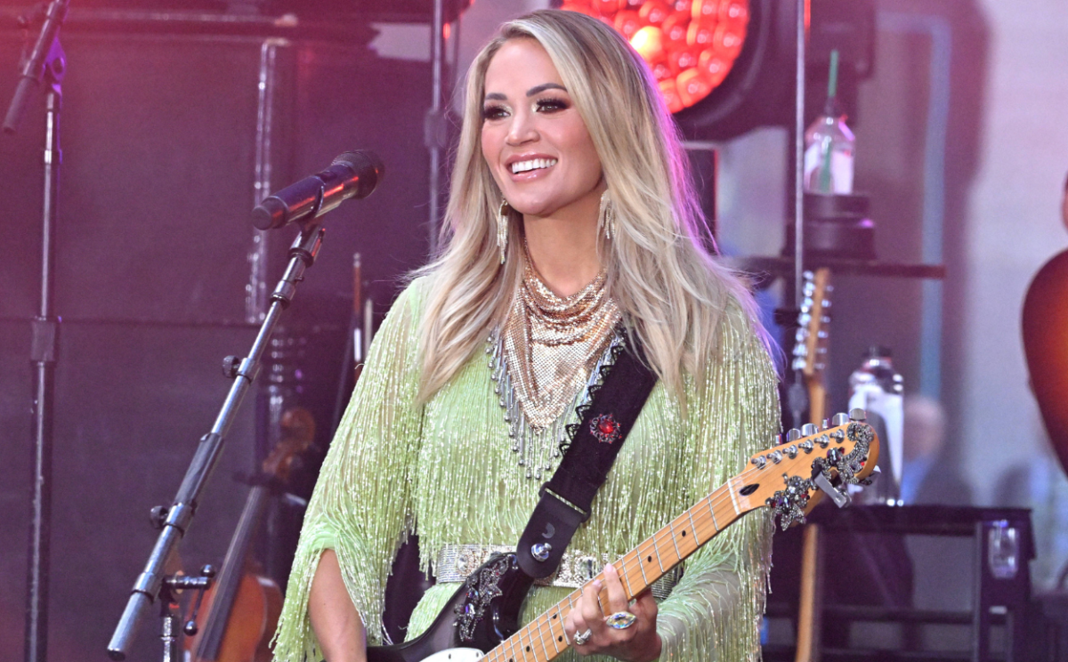 Carrie Underwood's Legs in 'GMA' Video 'Motivate' Fans to Workout