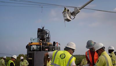 Houston Area Faces Sweltering Temperatures As 1.3 Million Homes Remain Under Post-Beryl Blackout