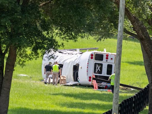 Autoridades confirmaron la muerte de 8 trabajadores mexicanos en choque de autobús en Florida - La Opinión