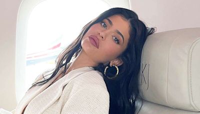 Kylie Jenner Asks Plane to Turn Around Minutes Before Takeoff Due to Anxiety — and Her Sisters Say It's a 'Pattern'