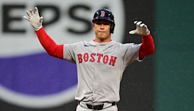 Rob Refsnyder leaves Red Sox game Sunday with injury